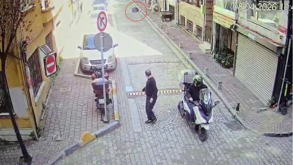 Fatih'te cezaevinden izinli ��kt�: Kendini ate�e verdi