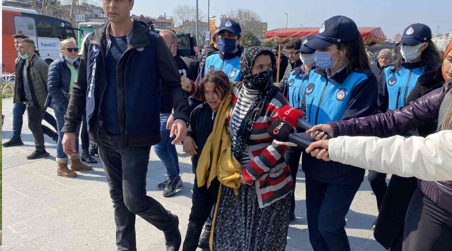 Fatih'te yakalanan dilenciler önce ağladı, sonra göbek attı