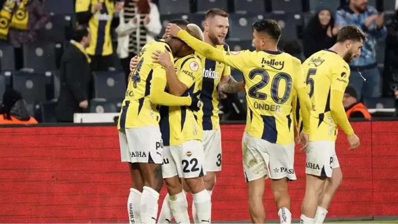 Fenerbahçe, UEFA listesine Skriniar, Talisca ve Kostic'i ekledi