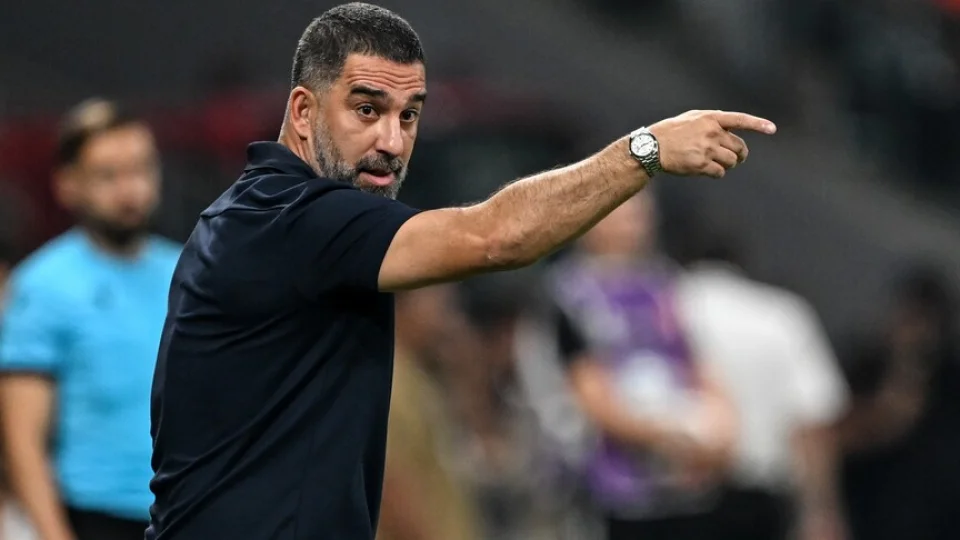 Fenerbah�e'de Arda Turan s�rprizi