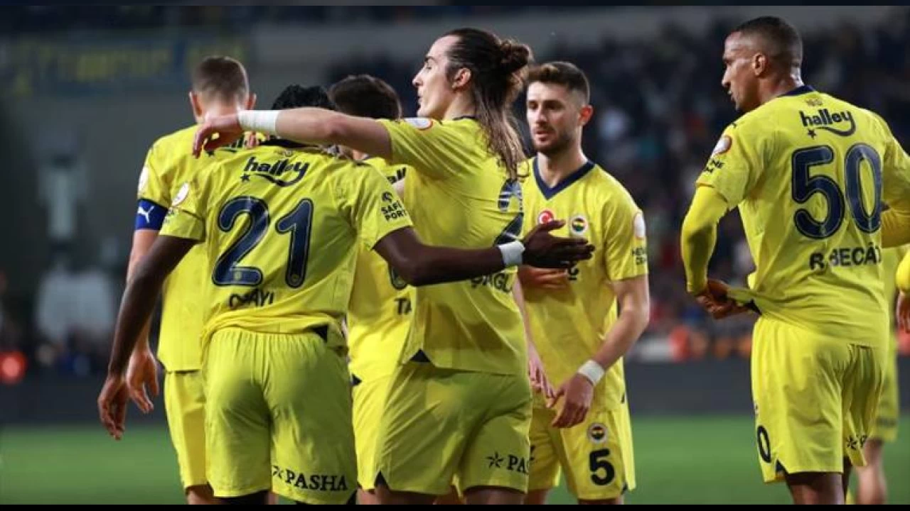Fenerbah�e'den derbi �ncesi kritik galibiyet 