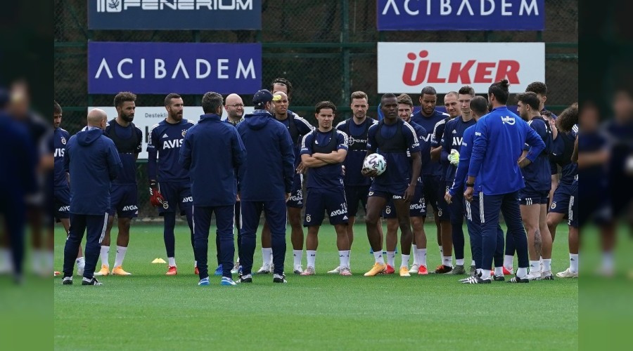 Fenerbahe'nin yeni transferi ilk idmanna kt