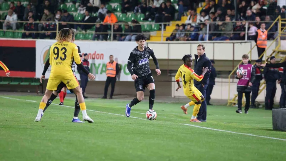 Galatasaray kupada grup lideri olarak �eyrek finale ��kt�