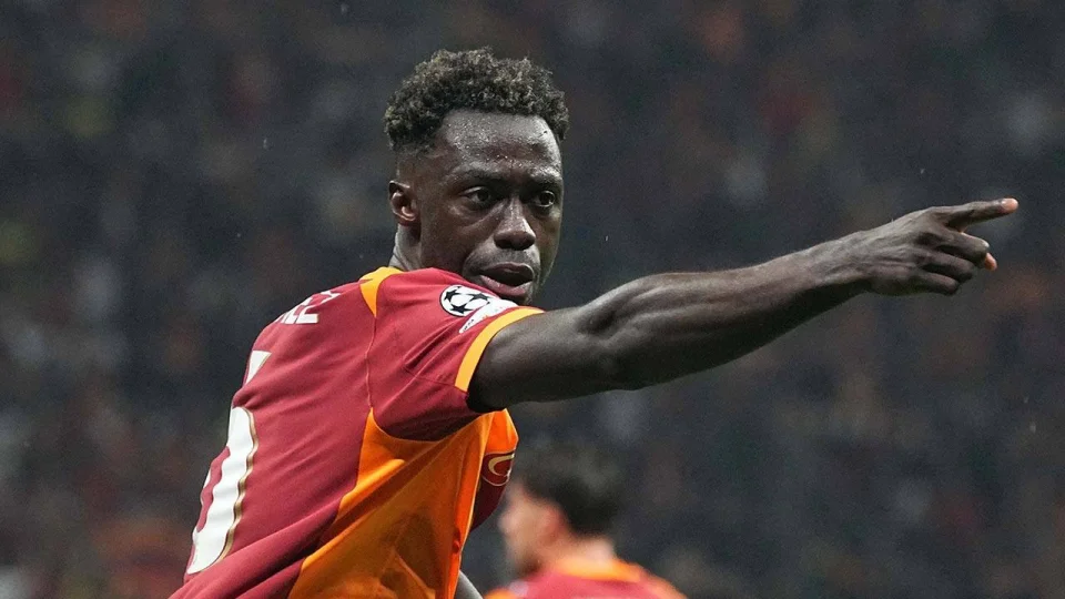 Galatasaray'da Davinson Sanchez'in yerine Cristian Romero