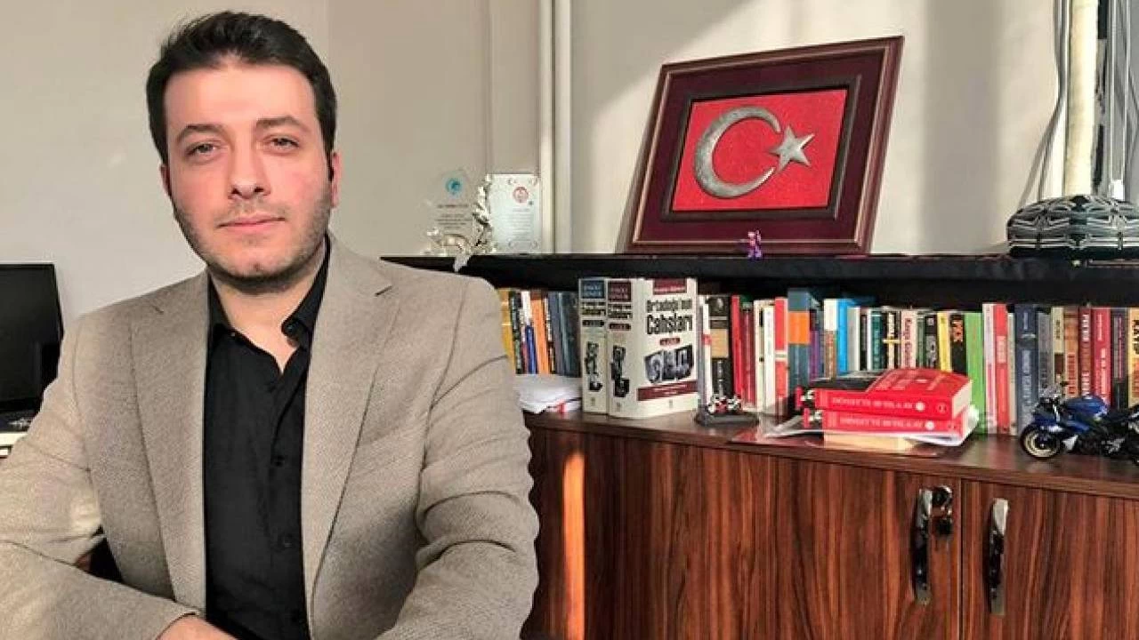 Gazeteci Batuhan �olak g�zalt�na al�nd� 