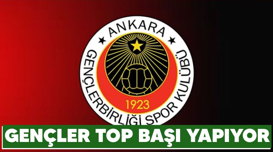 Gen�ler top ba�� yap�yor