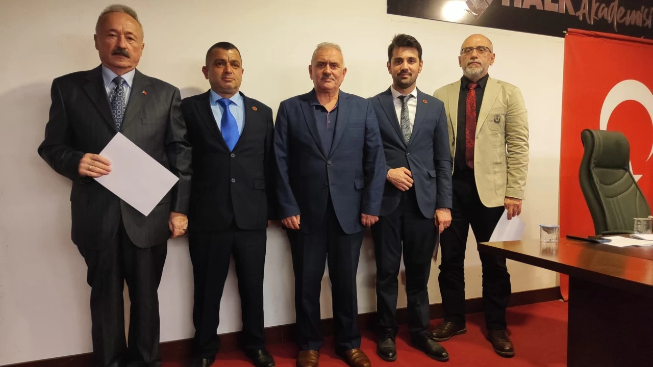 Giresun'da BTP'nin 'Gelece�i Savunmak' paneline yo�un ilgi