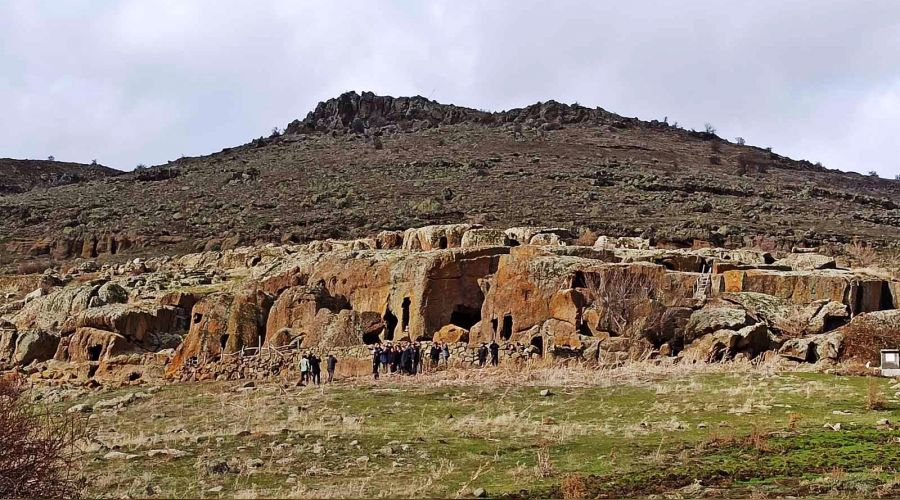 Gizemli Bininler Tarihi Kaya Evleri turizme kazandırılıyor
