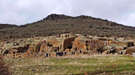 Gizemli Bininler Tarihi Kaya Evleri turizme kazandırılıyor