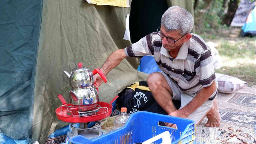 G�re� sevdal�lar� �ad�rlarda konakl�yor