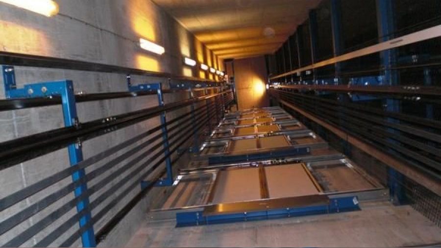 Halatı kopan asansör yere çakıldı: 6 yaralı