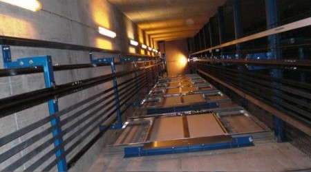 Halatı kopan asansör yere çakıldı: 6 yaralı