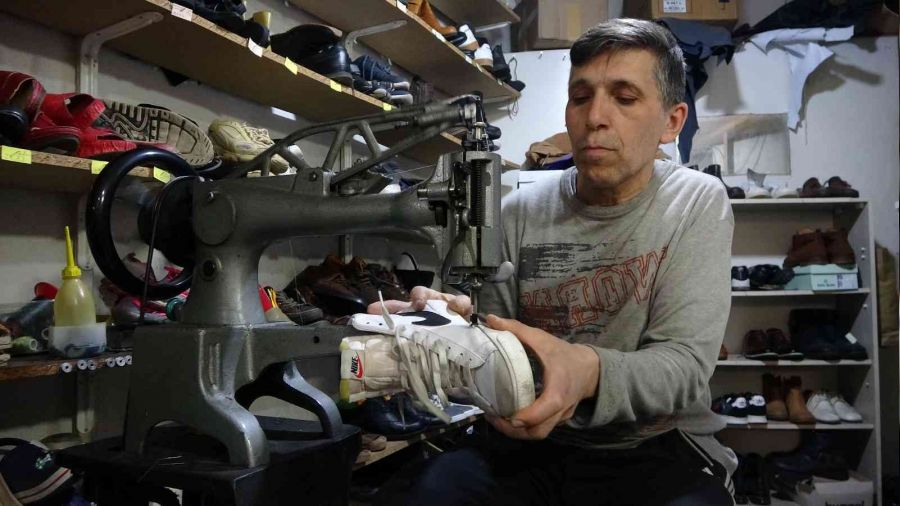 Halkın ekonomisine son örnek: 'Ayakkabı tamiri için randevulu sistem'