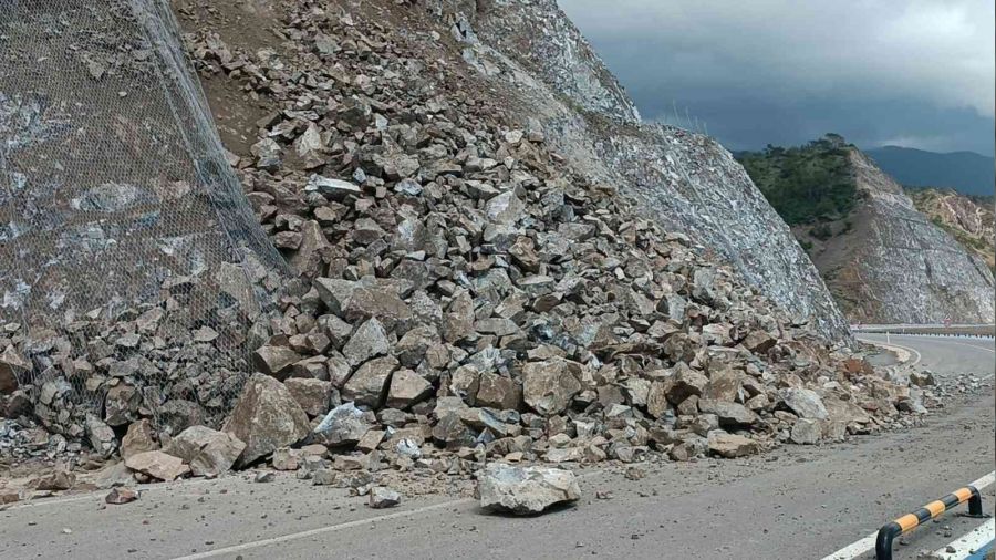 Hatay'da heyelan