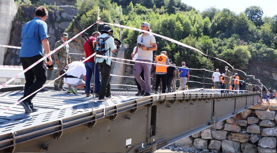 Hedefimiz kalıcı köprülerin 2 ay içerisinde bitirilmesi