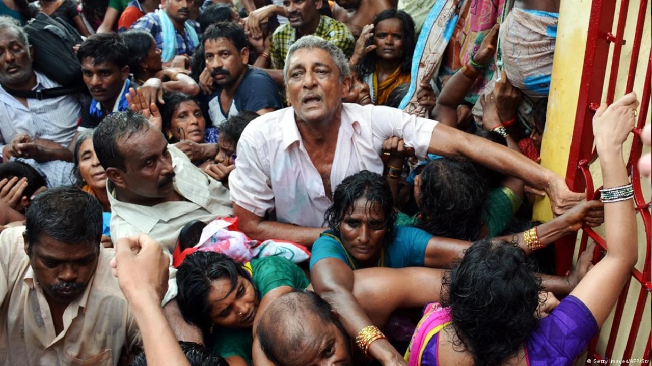 Hindistan'daki ayinde izdiham: 107 �l�