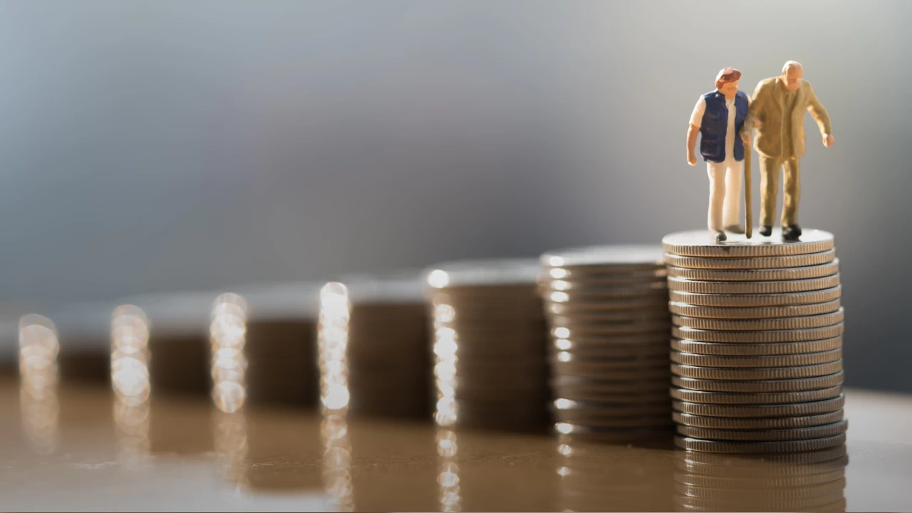 Hükümet ekonomiyi kredi kartı harcamalarını kısacak düzenlemeler planlıyor. Bu durum dar gelirli milyonlarca vatandaştan fedakarlık istenmesi anlamına geliyor