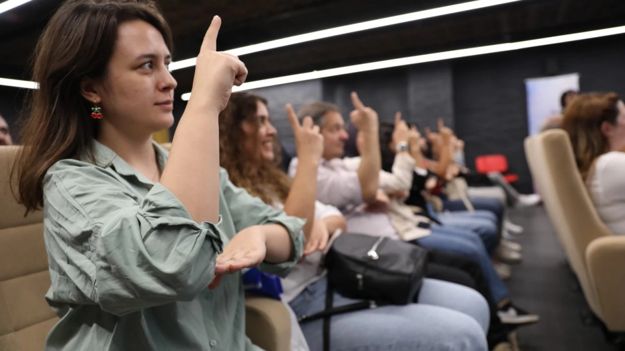 İBB işaret dili uzmanları yetiştirecek
