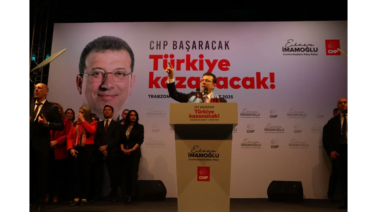İmamoğlu, Trabzon'da partililerle bir araya geldi