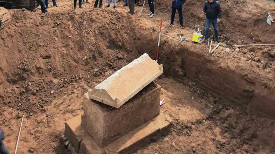 İnşaat kazısında bulunan lahit ilk belirlemelere göre Roma dönemine ait
