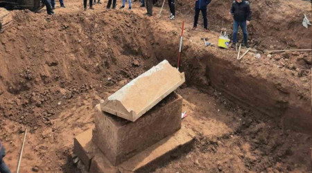İnşaat kazısında bulunan lahit ilk belirlemelere göre Roma dönemine ait