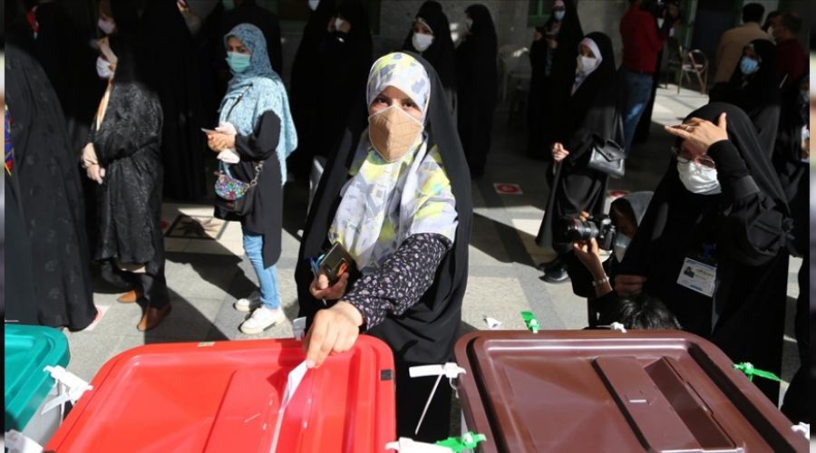 İran halkı sandık başında