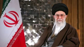 İran lideri Hamaney, İsrail'in konsolosluk saldırısının İran topraklarına saldırı anlamına geldiğini söyledi