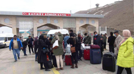 İranlılar 'Muhteşem Cuma' için Van'a akın etti