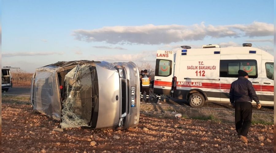 İşçileri taşıyan midibüs takla attı: 8 yaralı