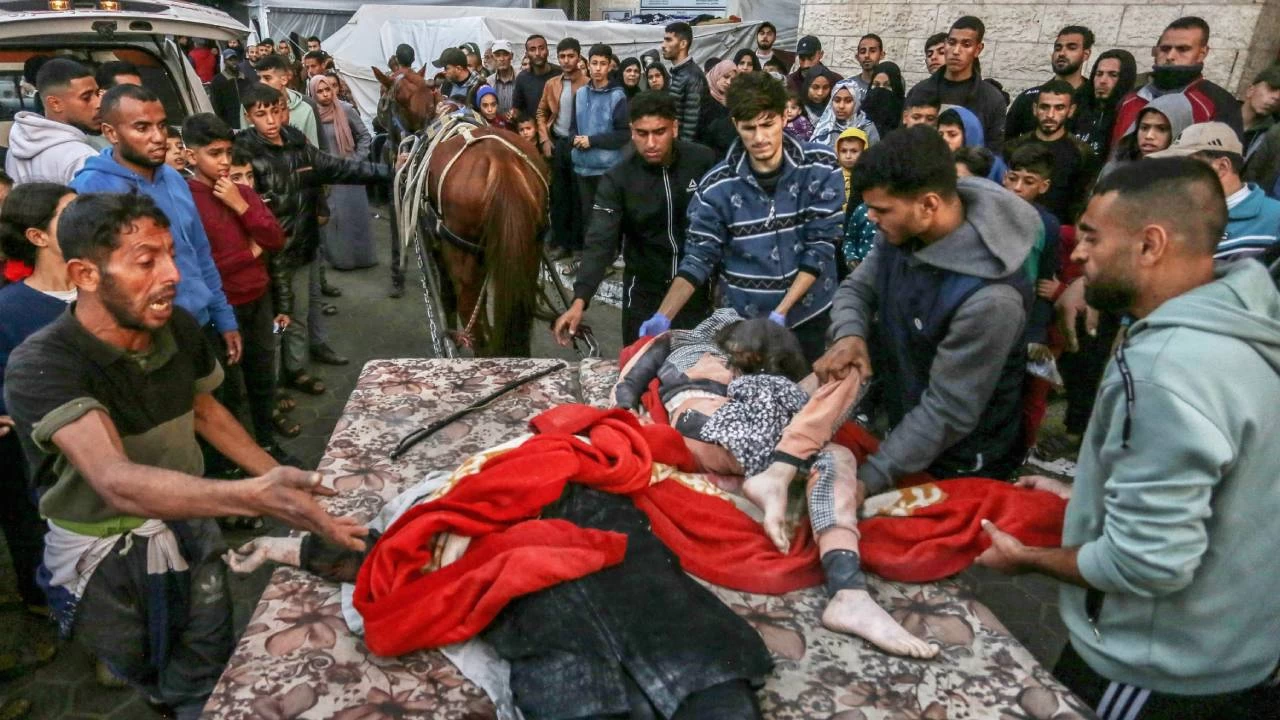 İsrail ordusu Gazze'nin orta ve güney kesimlerinde en az 31 Filistinliyi öldürdü