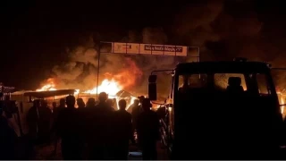 İsrail'in Gazze'de yerinden edilen Filistinlilerin çadırlarına düzenlediği saldırıda 10 kişi öldü
