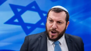 �srailli a��r� sa�c� Bakan Eliyahu'dan L�bnan'�n g�neyindeki "her �eyi yerle bir etme" �a�r�s�