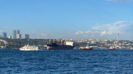 İstanbul Boğazı'nda kuru yük gemisi arıza yaptı
