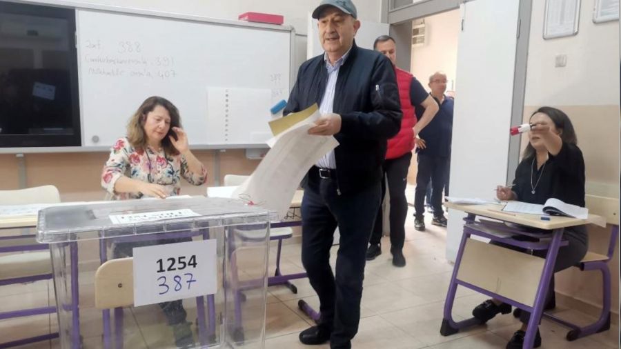 �stanbul'da 1 milyon 391 bin 457 vatanda� sand��a gitmedi