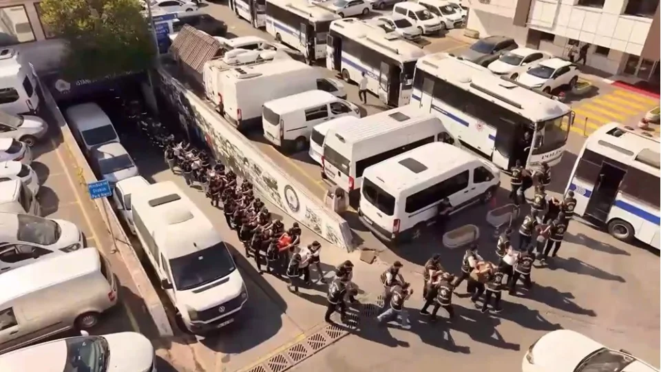 �stanbul'da sokak �etelerine son bir ayda operasyonun bilan�osu: 217 g�zalt�