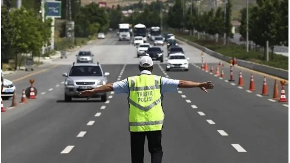 �stanbul'da yar�n bu yollar trafi�e kapat�lacak
