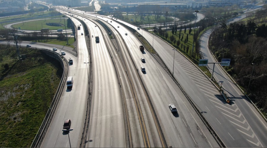 İstanbul’da yollar bomboş kaldı