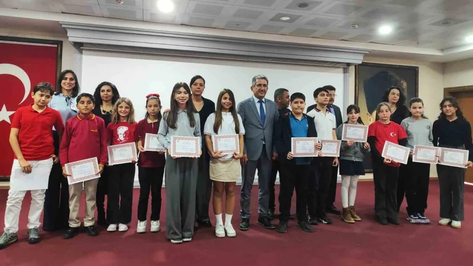 İstiklâl Marşı'nı güzel okuma yarışması birincileri belli oldu