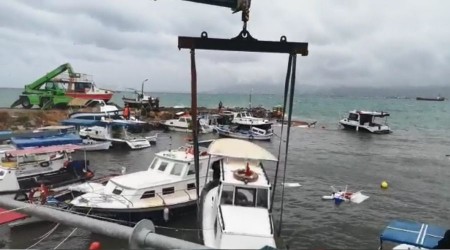 İzmir'i fırtına vurdu: 26 tekne battı