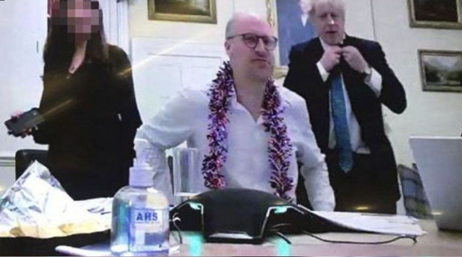 Johnson'un yeni fotoğrafları basına sızdırıldı