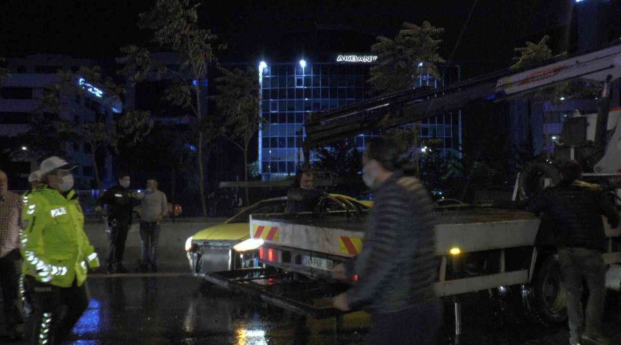 Kadıköy'de zincirleme trafik kazası