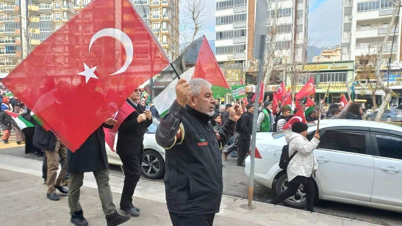 Kahramanmaraş'ta şehitler ve Gazze için yürüyüş yapıldı