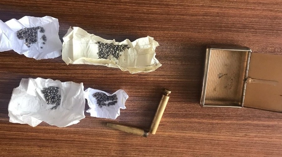 Kalem şeklinde suikast silahı ele geçirildi