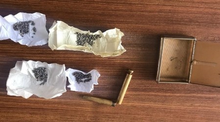 Kalem şeklinde suikast silahı ele geçirildi