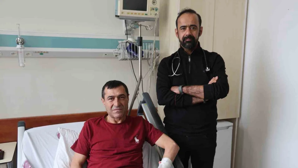 Kapal� damar� Almanya'da a��lmay�nca, Elaz��'a gelip sa�l���na kavu�tu