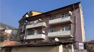 Karabk'te bir kii evinin nnde l bulundu