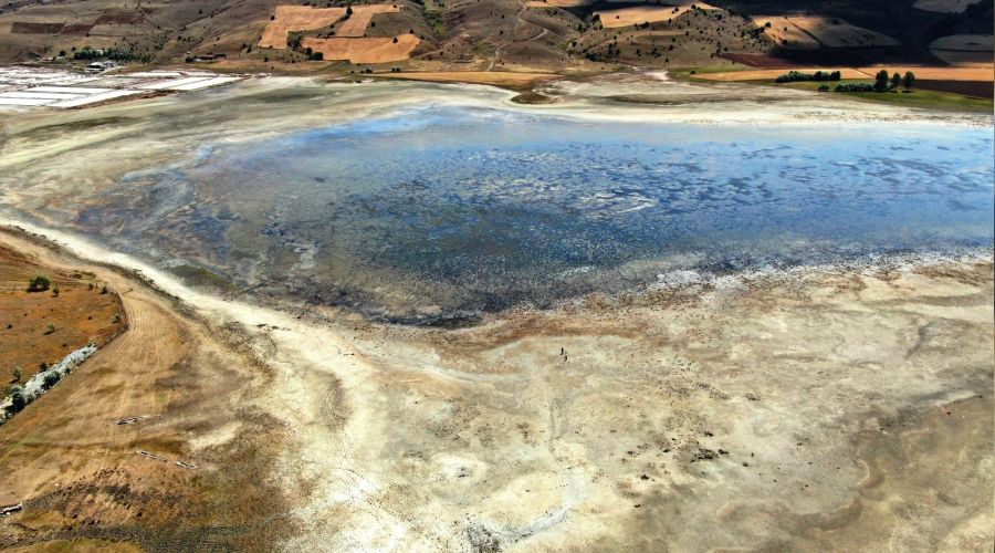 Karadeniz'de sel, �� Anadolu'da kurakl�k