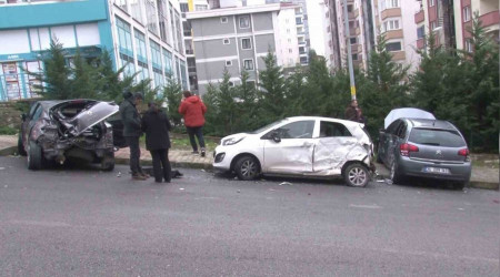 Kartal'da freni boalan kamyon 14 arac biti: 1 yaral