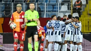 Kas�mpa�a, Galatasaray'� yenerek S�per Lig'de kalmay� ba�ard�