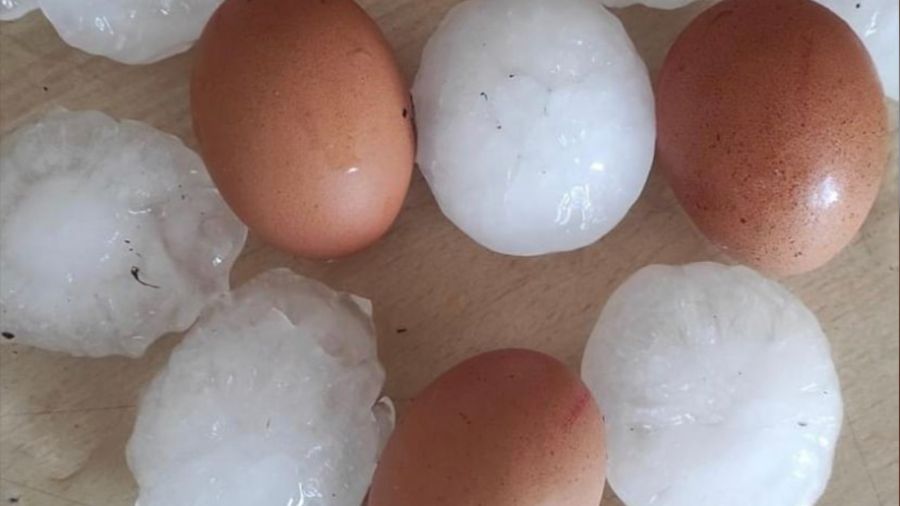 Kastamonu'da yumurta büyüklüğünde yağan dolu ev ve araçlarda maddi hasara neden oldu